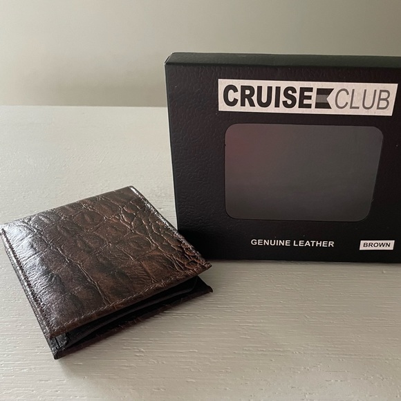 New in Box Cruise Club Genuine Leather Wallet, Brown - Picture 1 of 6